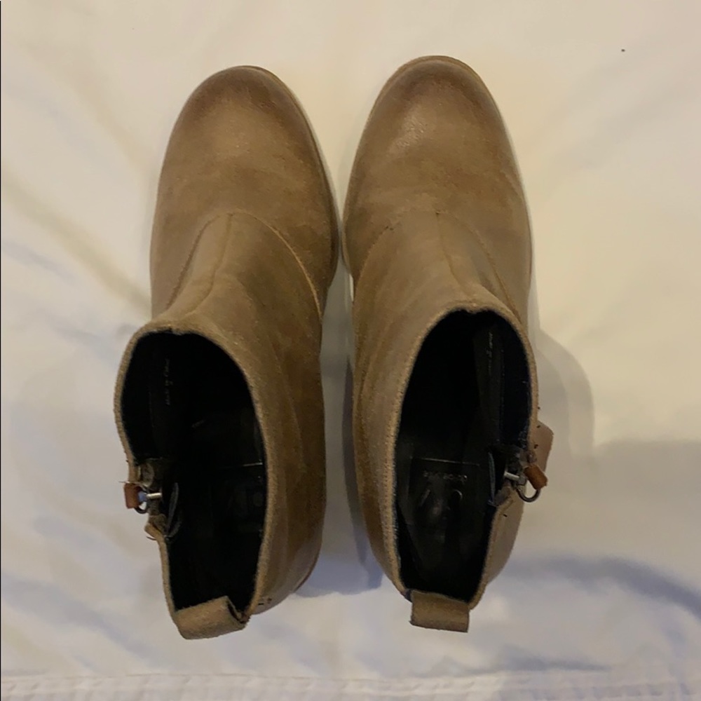Dolce Vita ankle booties